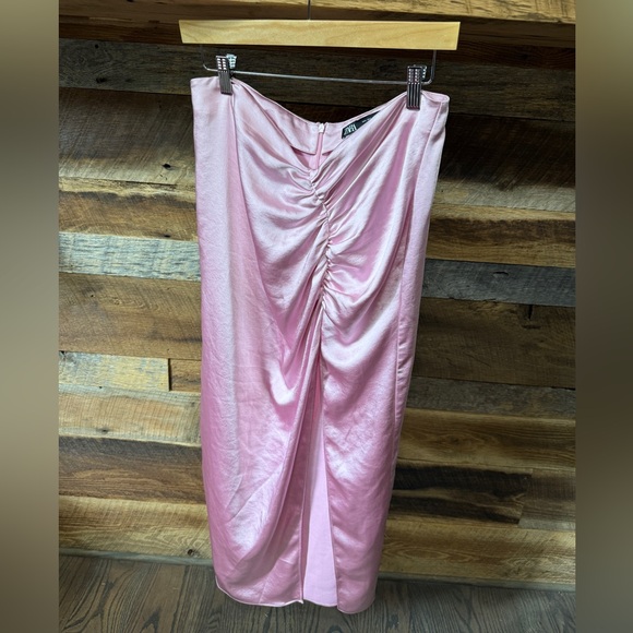 Zara Dresses & Skirts - Zara Pink Ruched Satin Midi Skirt
